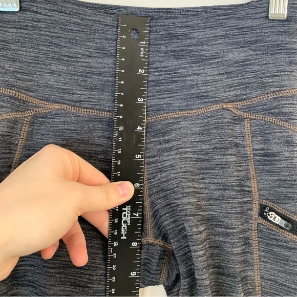 ATHLETA Coolmax Zip Pocket Athletic
Workout Leggings XXS - Picture 10 of 12